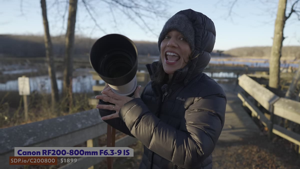 On-screen text or diagram illustrating 800mm vs effective focal length at minimum focus distance