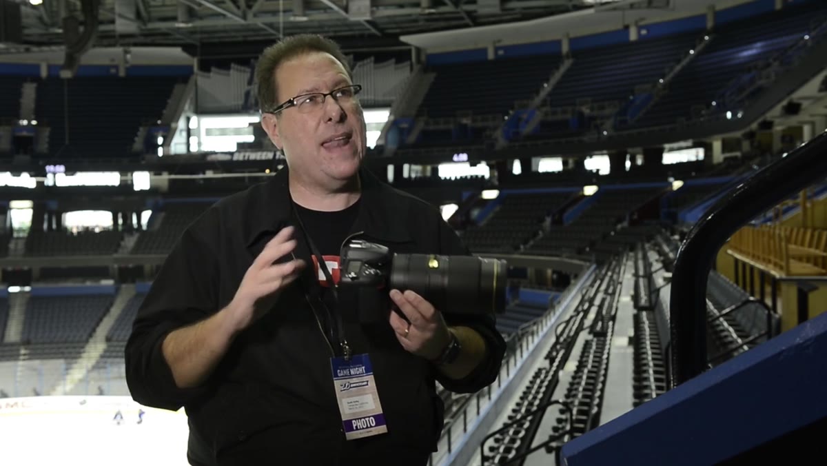 Kelby comparing D7100 shutter feel to the D4