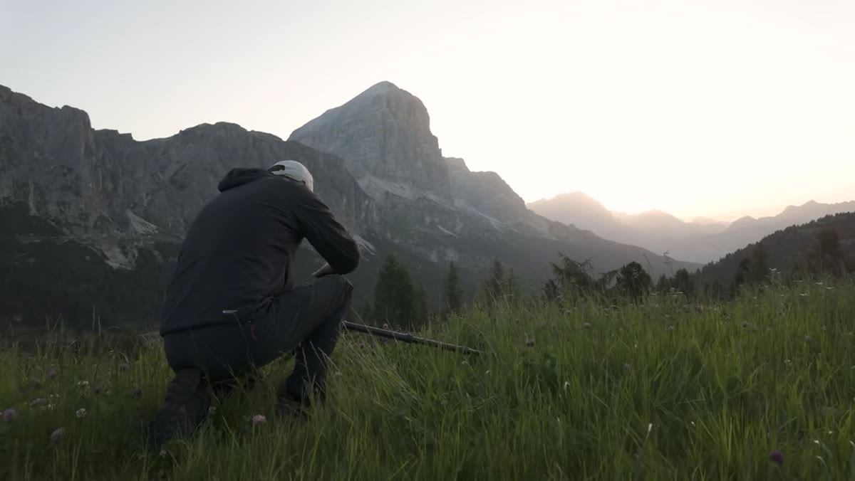 Shooting wildflowers at 30mm with mountain backdrop in frame