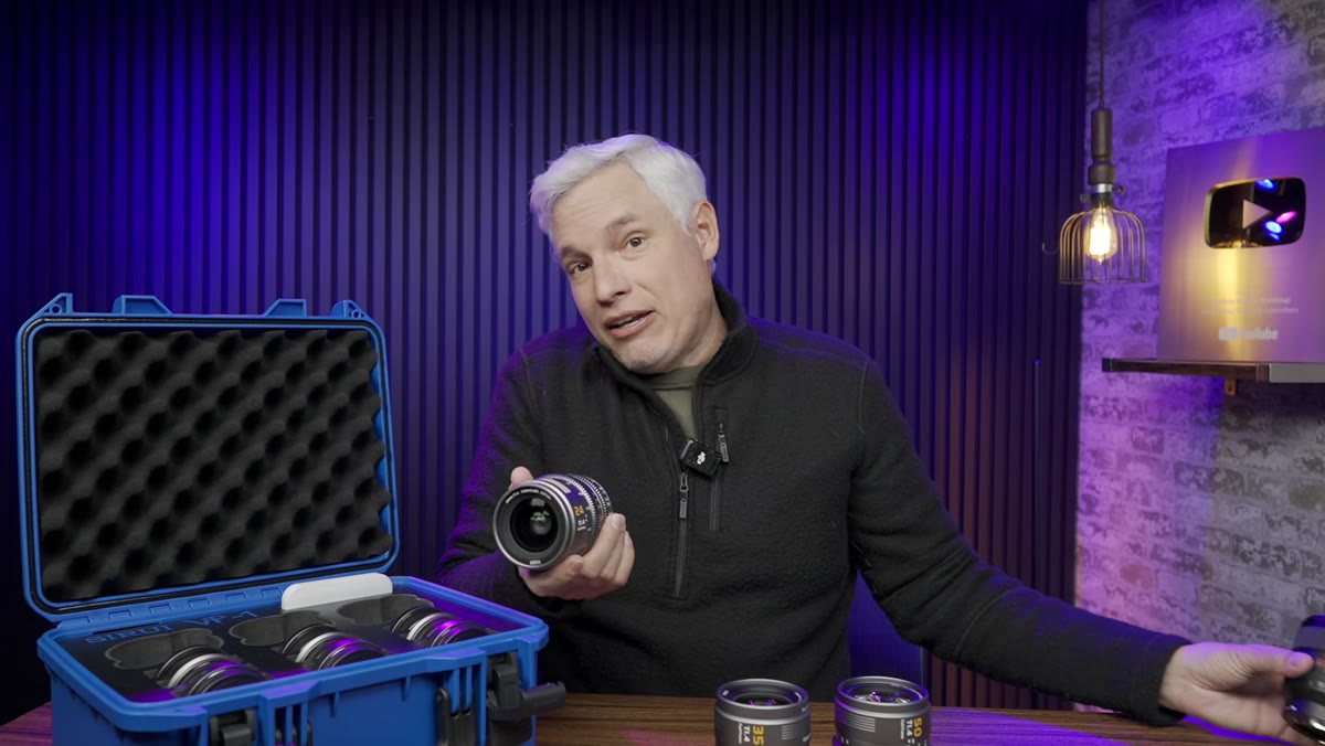 Side-by-side comparison of Sirui lens and Sony lens on a gimbal