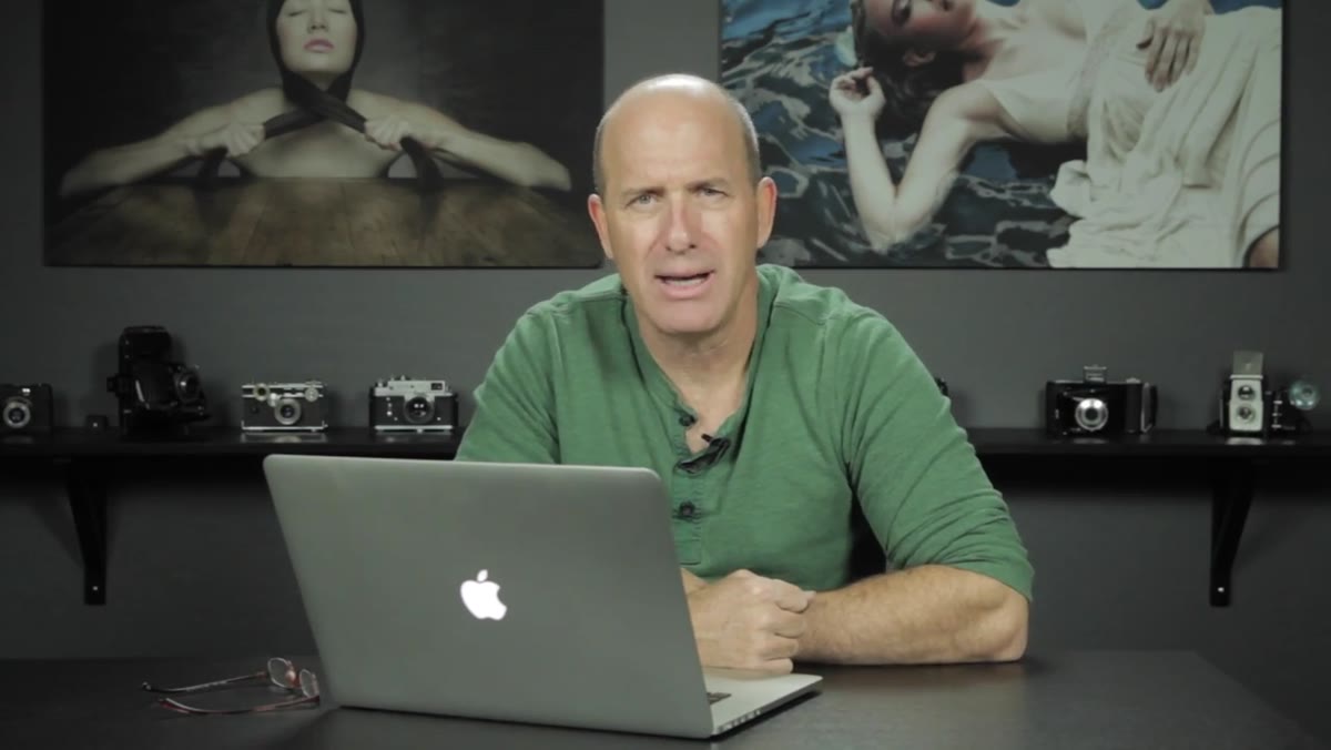 Joel Grimes speaking to camera about technical vs creative photography