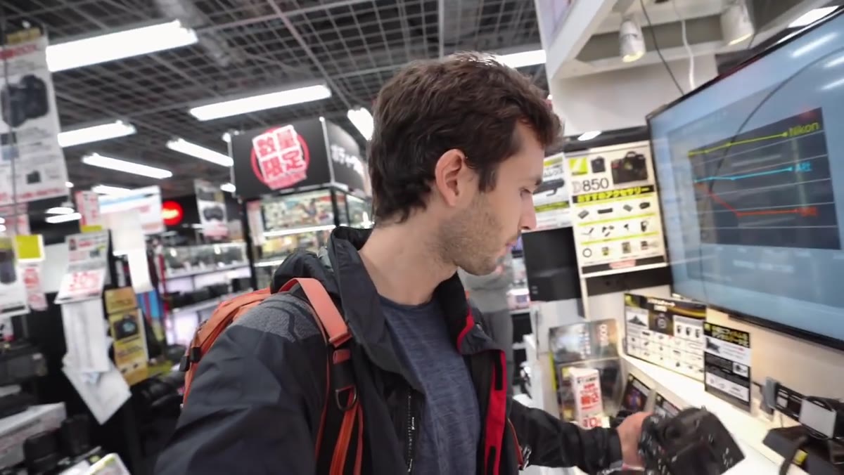 Pierre discussing his Sony A7R III choice versus larger DSLRs