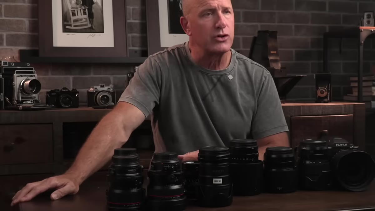 Joel explaining stitching and HDR workarounds on full frame