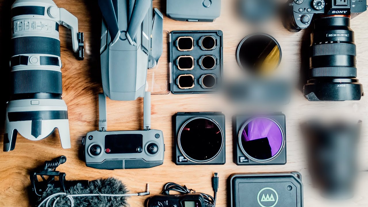 What a Pro Travel Photographer Actually Packs in 2019 (And What You Can Learn From His Logic)